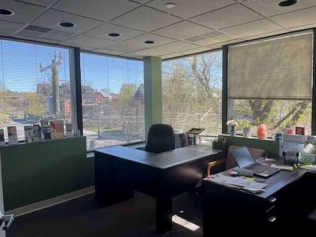 More Photos Of 1650 Elm St, Manchester Medical For Sale