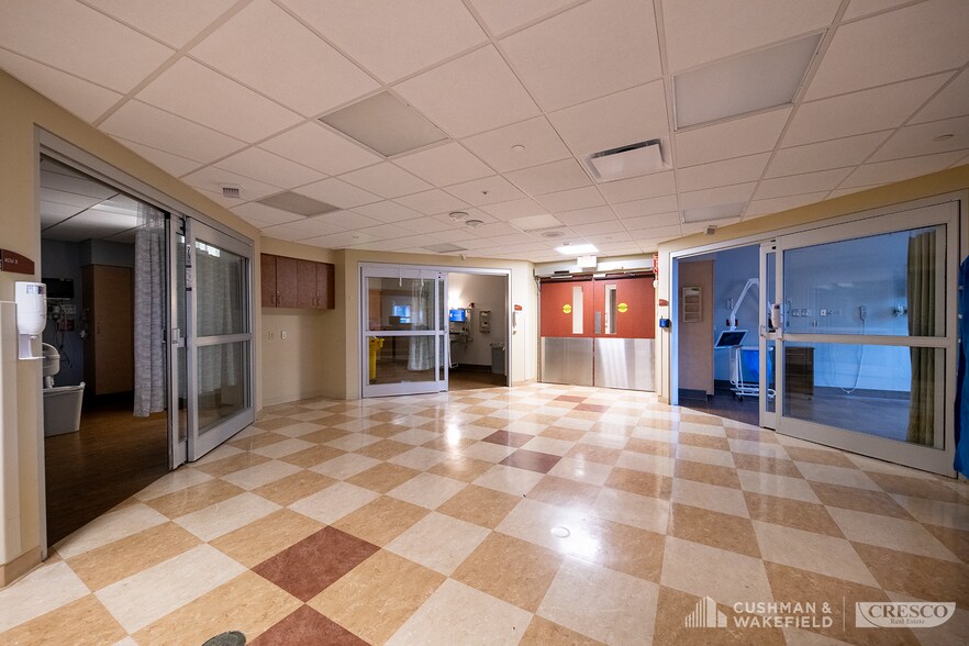 More Photos Of 27100 Chardon Rd, Cleveland Hospital For Sale
