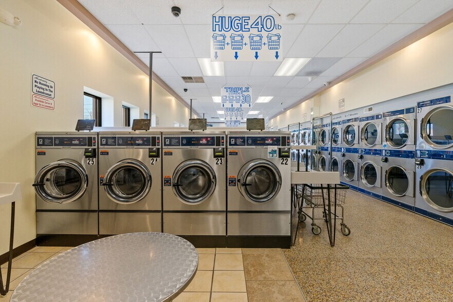 More Photos Of 1476-1480 State St, Schenectady Freestanding For Sale