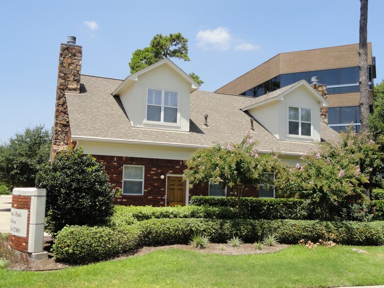 More Photos Of 7 Grogans Park Dr, Spring Loft Creative Space For Lease