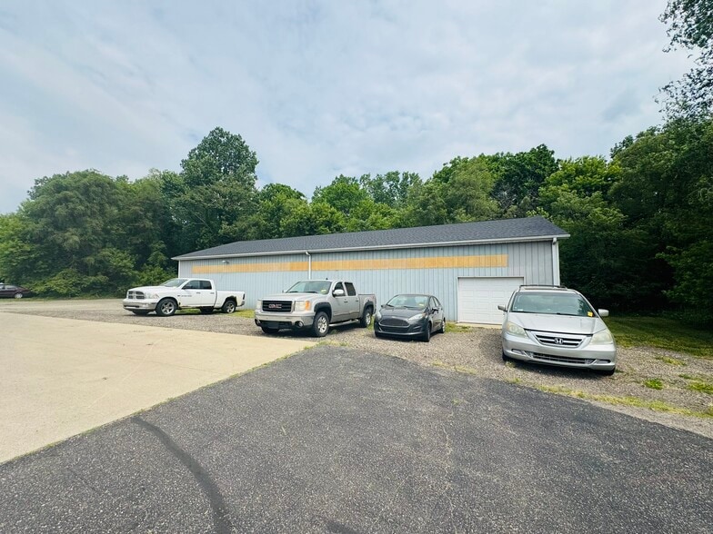 More Photos Of 2100 Dickman Rd, Springfield Freestanding For Sale