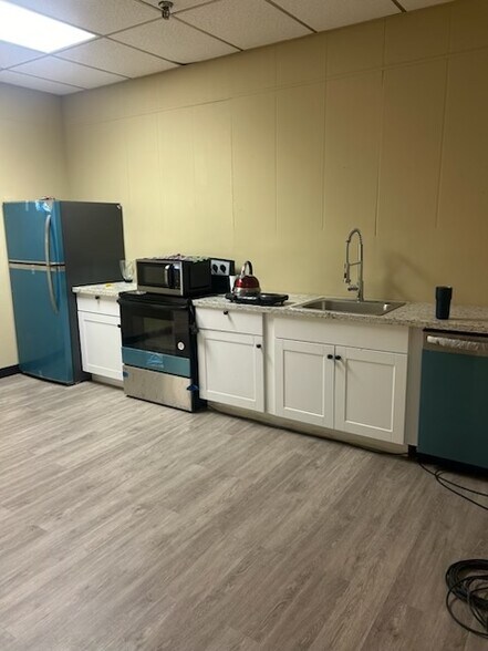 More Photos Of 2501 Commerce, Houston Warehouse For Lease