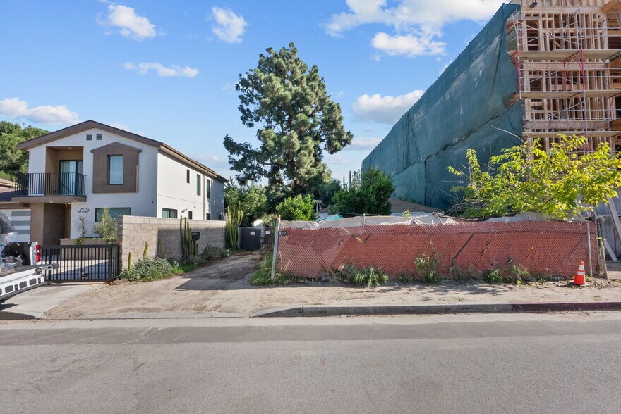 More Photos Of 11146 Lorne st, Sun Valley Land For Sale