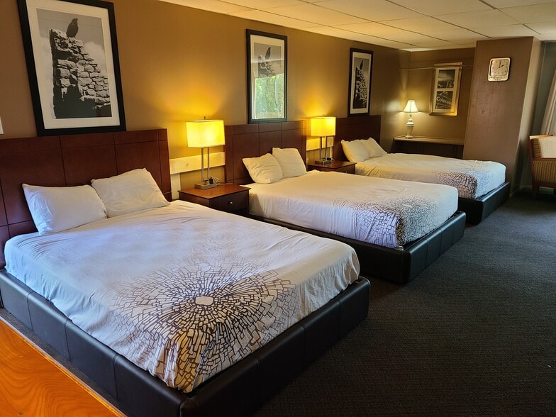 More Photos Of 414 W 29th St, Pueblo Hotel For Sale