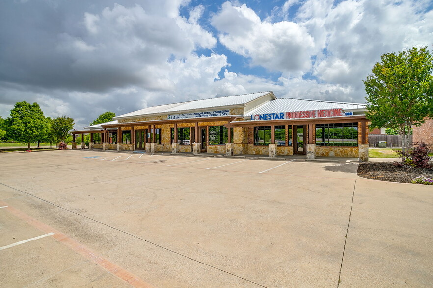 More Photos Of 1318 John Jones Dr, Burleson Office For Sale
