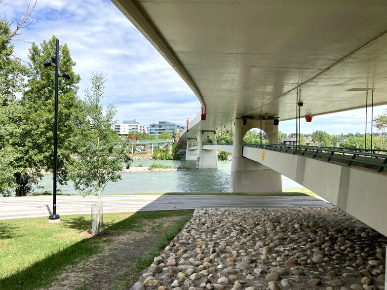 More Photos Of 900 6th Ave SW, Calgary Office Residential For Sale