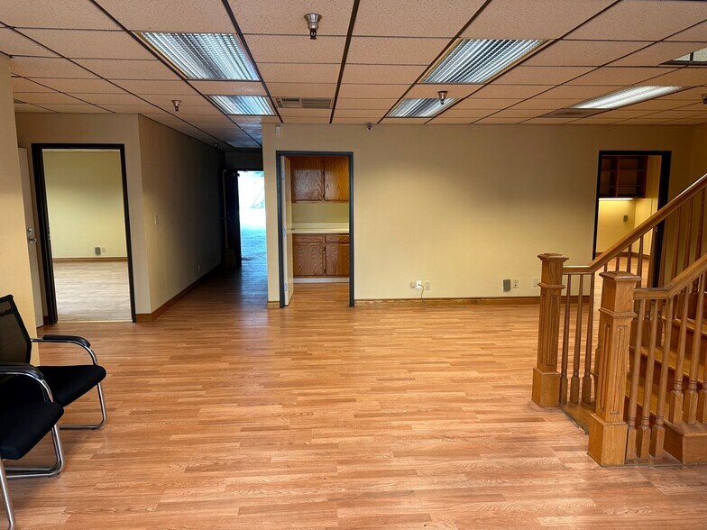 More Photos Of 11930 Goldring Rd, Arcadia Light Distribution For Sale