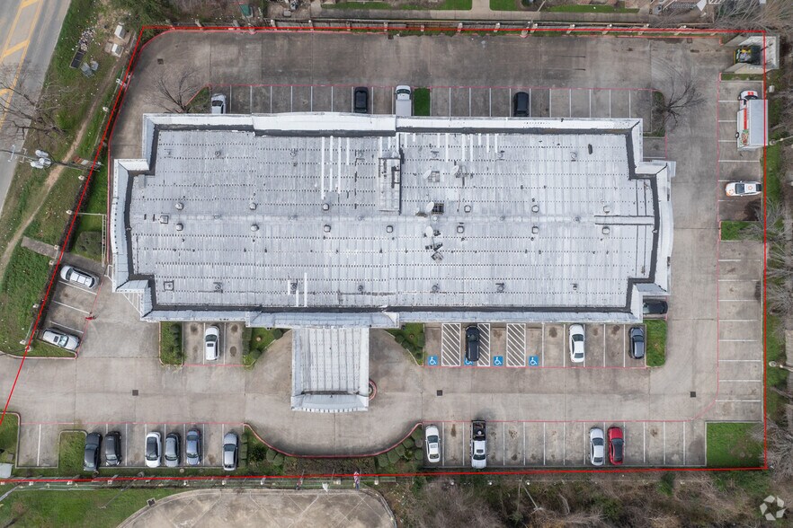 More Photos Of 9050 Mills Rd, Houston Hotel For Sale