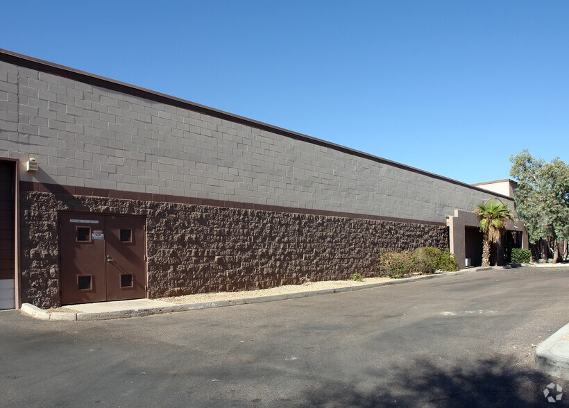 More Photos Of 2027 E Cedar St, Tempe Warehouse For Lease