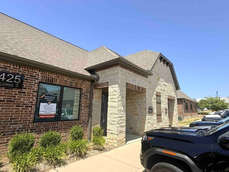 More Photos Of 4425 Plano Pky, Carrollton Medical For Sale