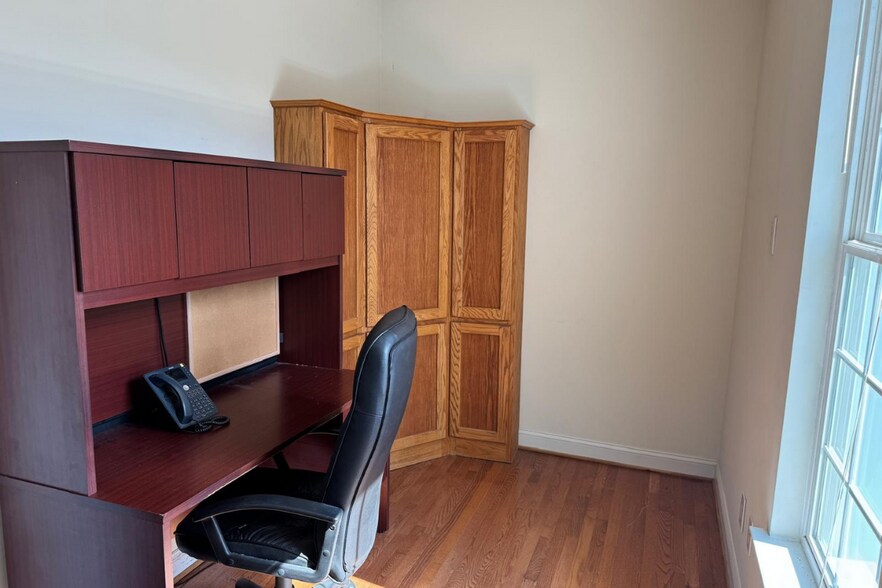 More Photos Of 2039 Hollins Ferry Rd, Baltimore Manufacturing For Lease