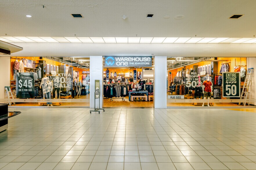 More Photos Of 3725 56 St, Wetaskiwin General Retail For Lease