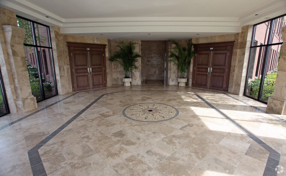 More Photos Of 9202 S Northshore Dr, Knoxville Office For Lease