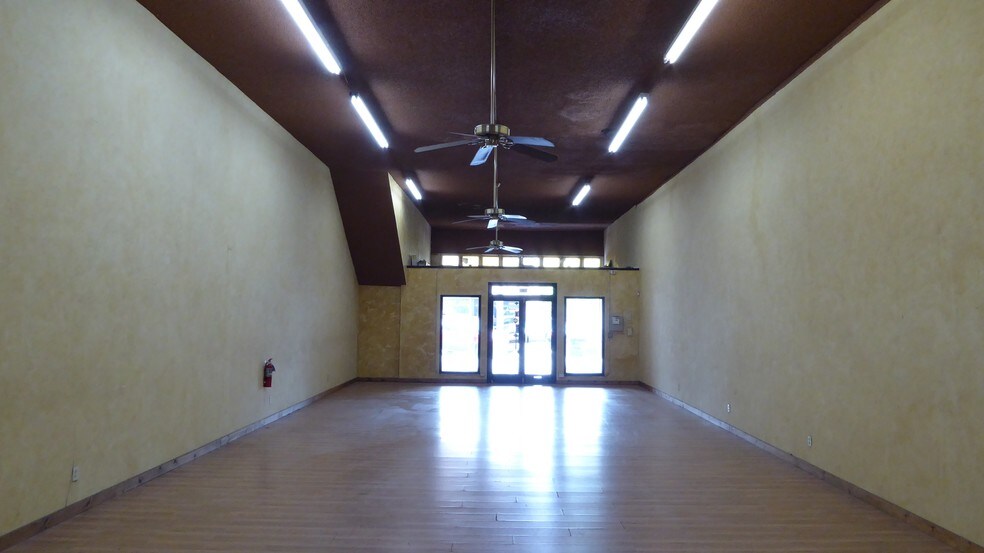 More Photos Of 363-373 E Main St, Ventura Storefront Retail Residential For Lease