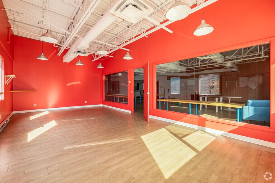 More Photos Of 7240 Rue Waverly, Montréal Loft Creative Space For Lease