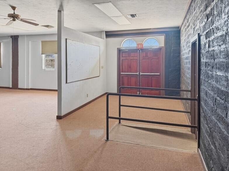 More Photos Of 135 E Harrison Ave, Porterville Office For Lease