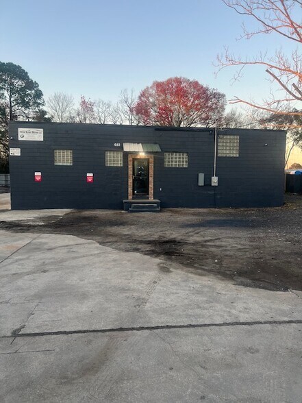 More Photos Of 682 Edgewood Ave N, Jacksonville Warehouse For Lease