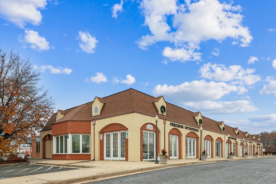 Primary Photo Of 12090-12114 Old Line Ctr, Waldorf General Retail For Sale