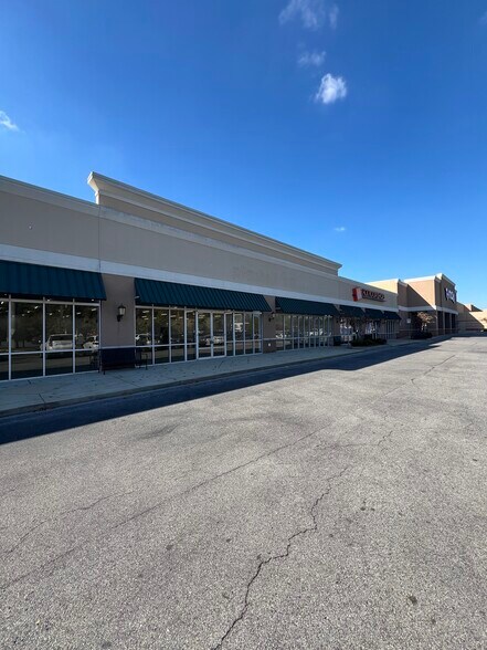 More Photos Of 250-320 S Colonial Dr, Alabaster General Retail For Lease