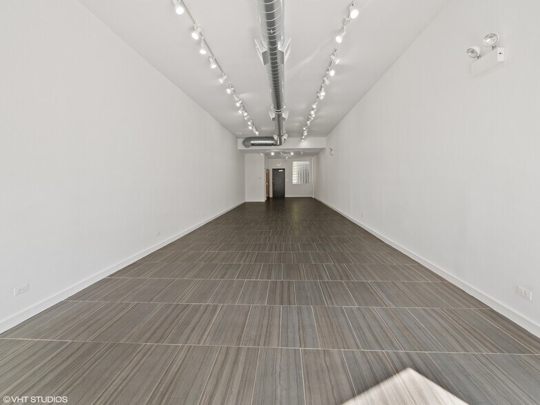 More Photos Of 2901-2911 N Clark St, Chicago Storefront Retail Residential For Lease