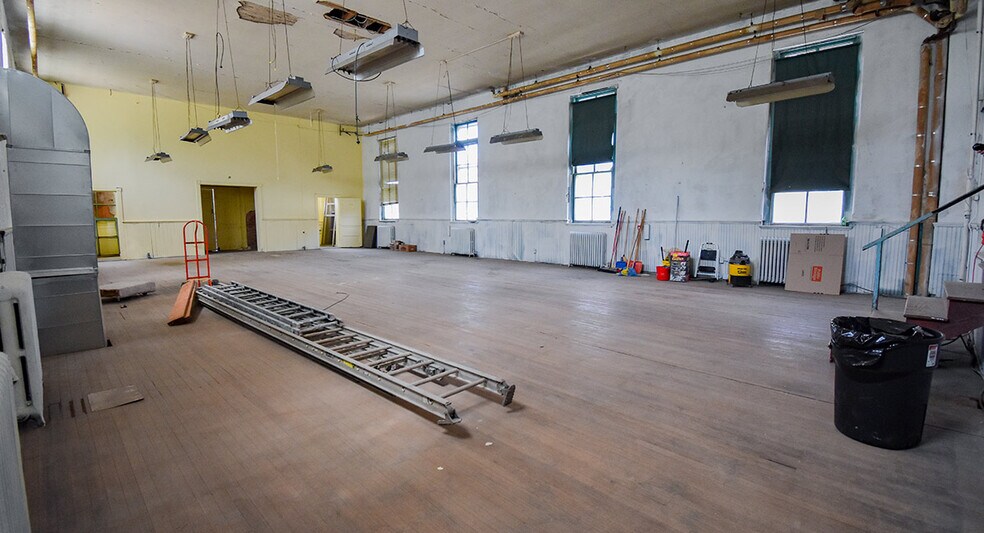 More Photos Of 4207 Gallatin St, Hyattsville Sorority Fraternity House For Lease