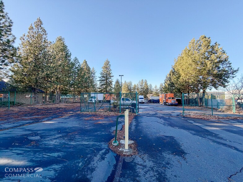 More Photos Of 1010 Emkay Dr, Bend Land For Lease