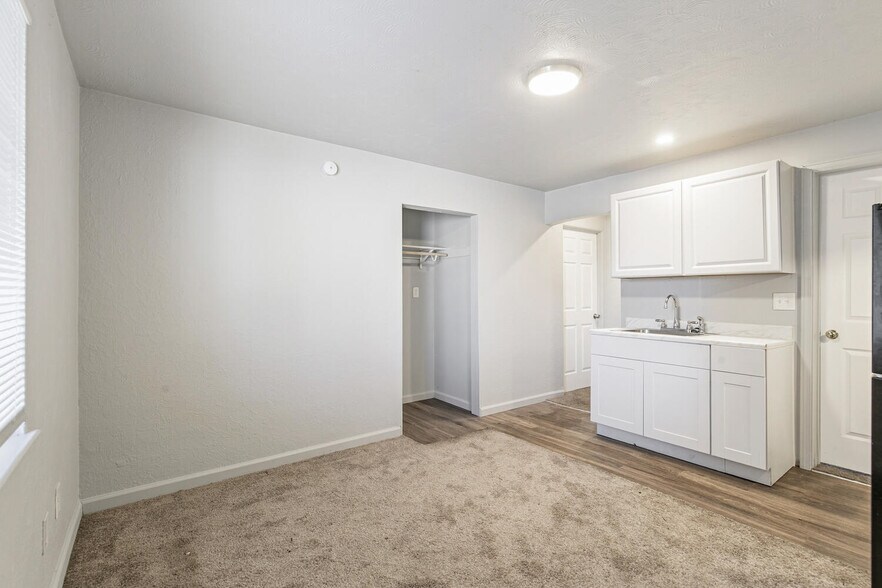 More Photos Of 1467 Joliet St, Aurora Apartments For Sale