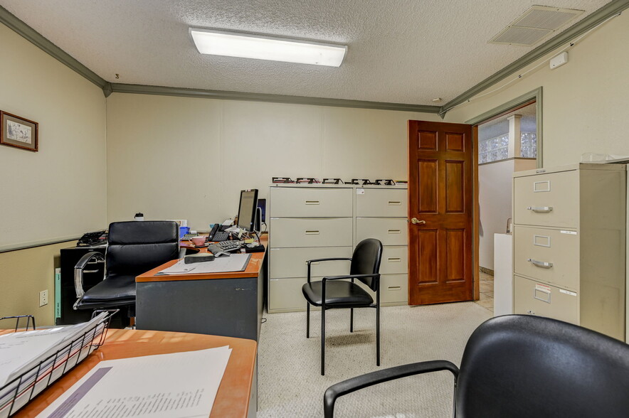 More Photos Of 311 W 24th St, Pueblo Office For Sale