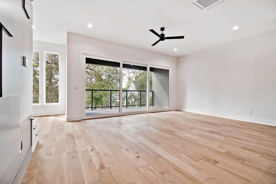 More Photos Of 204 9th St, Bentonville Apartments For Sale