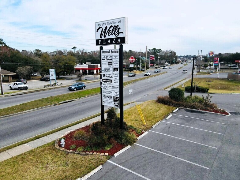 More Photos Of 1700 Wells Rd, Orange Park Office For Lease
