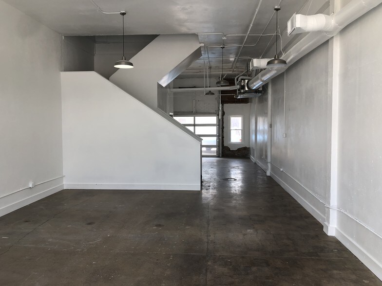 More Photos Of 4216-4230 Main St, Dallas Flex For Sale