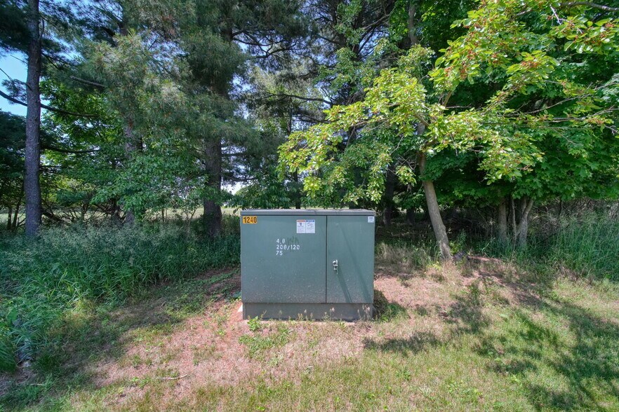 More Photos Of 15379 Howard Rd, Hanover Flex For Sale