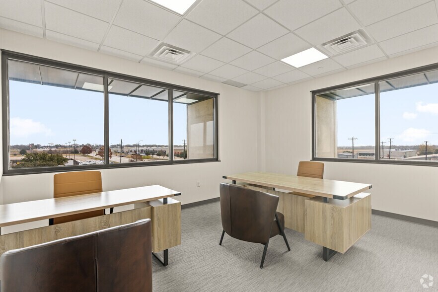 More Photos Of 5751 Kroger Dr, Fort Worth Office For Lease