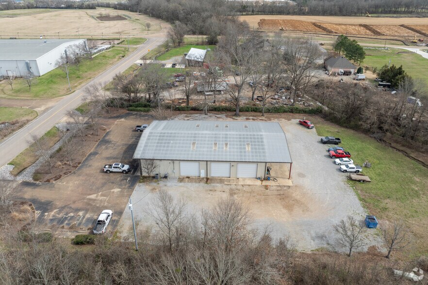 More Photos Of 238 Commercial Pky, Canton Flex For Lease