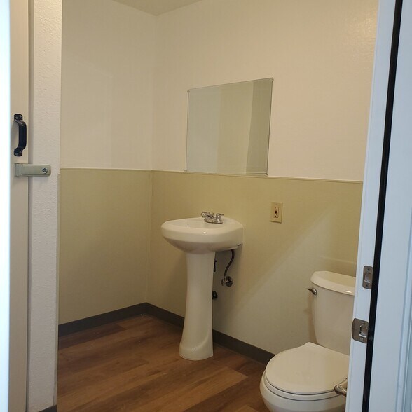 More Photos Of 3802 Mallard Dr, Benicia Warehouse For Lease