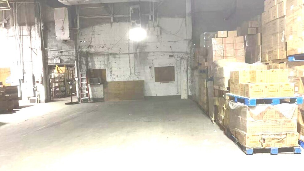 More Photos Of 54-08 46th St, Maspeth Warehouse For Lease