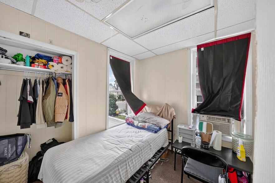 More Photos Of 137 Livingston Ave, New Brunswick Office Residential For Sale