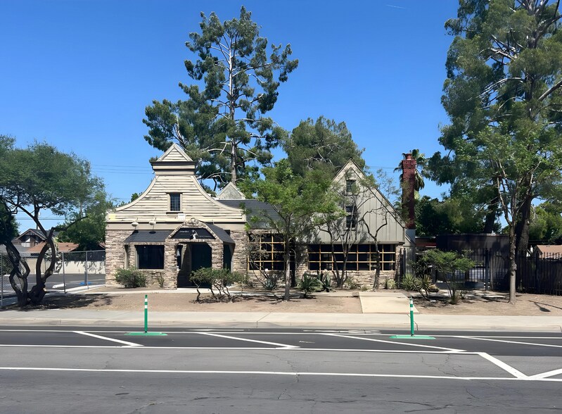 Primary Photo Of 1110-1130 N Van Ness Ave, Fresno Restaurant For Lease