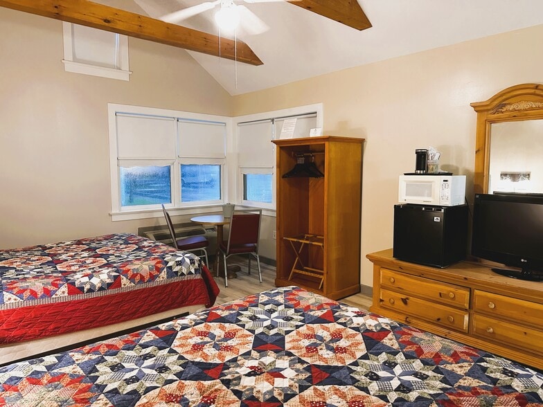 More Photos Of 2439 Old Philadelphia Pike, Lancaster Hotel For Sale