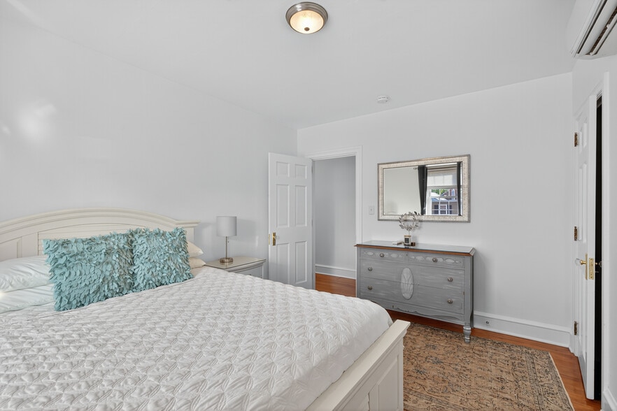 More Photos Of 51 N Main St, Manheim General Retail For Sale