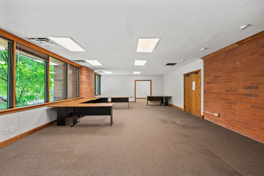 More Photos Of 2696 N University Ave, Provo Office For Sale