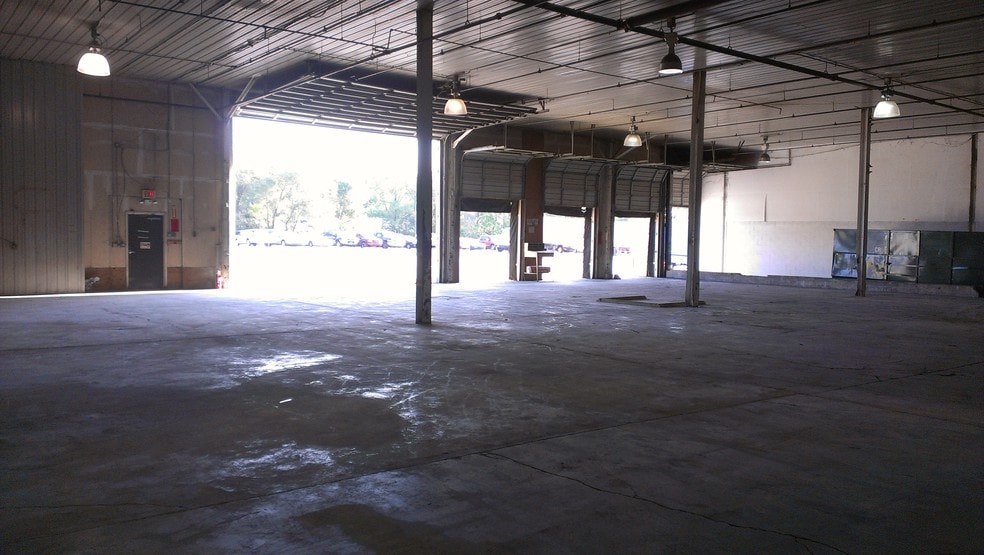 More Photos Of 217 S Belmont Ave, Indianapolis Warehouse For Lease