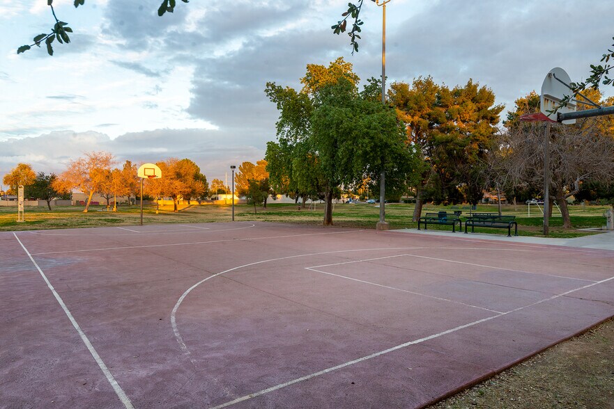 More Photos Of 528 W La Jolla Dr, Tempe Apartments For Sale
