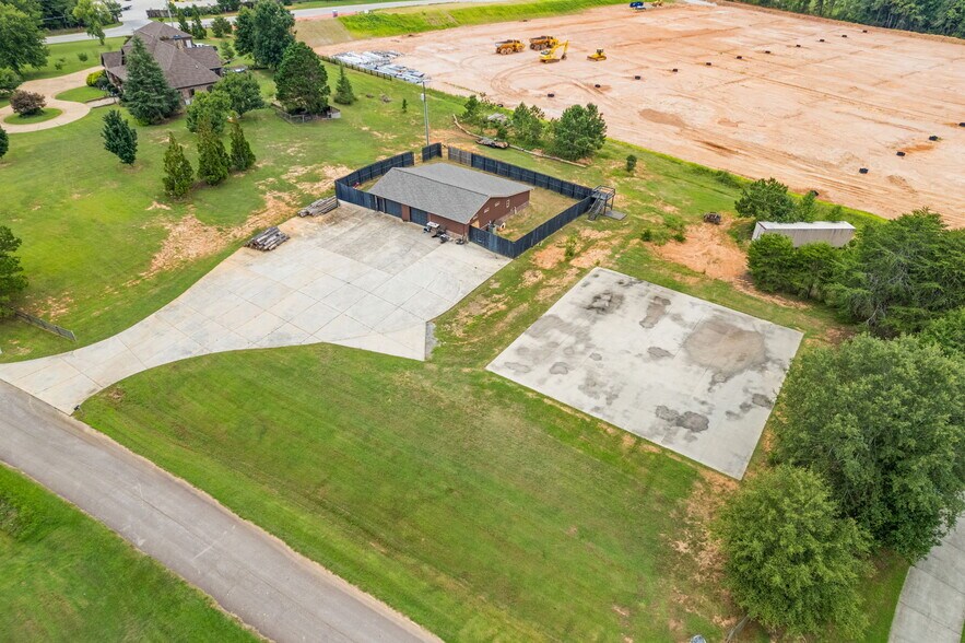 More Photos Of 2932 Highway 124 W, Jefferson Specialty For Sale