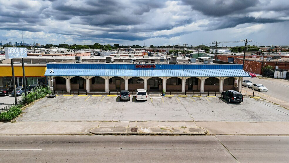 More Photos Of 7333 Hillcroft Ave, Houston General Retail For Sale