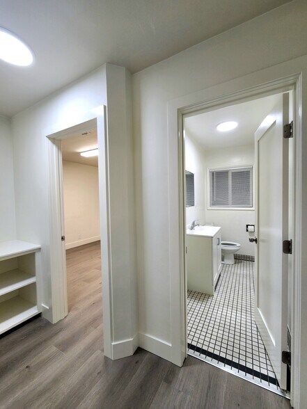 More Photos Of 1511 Pontius Ave, Los Angeles Loft Creative Space For Lease