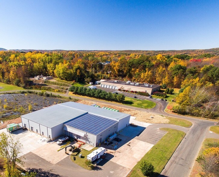 More Photos Of 15 Burton Dr, Cheshire Distribution For Lease