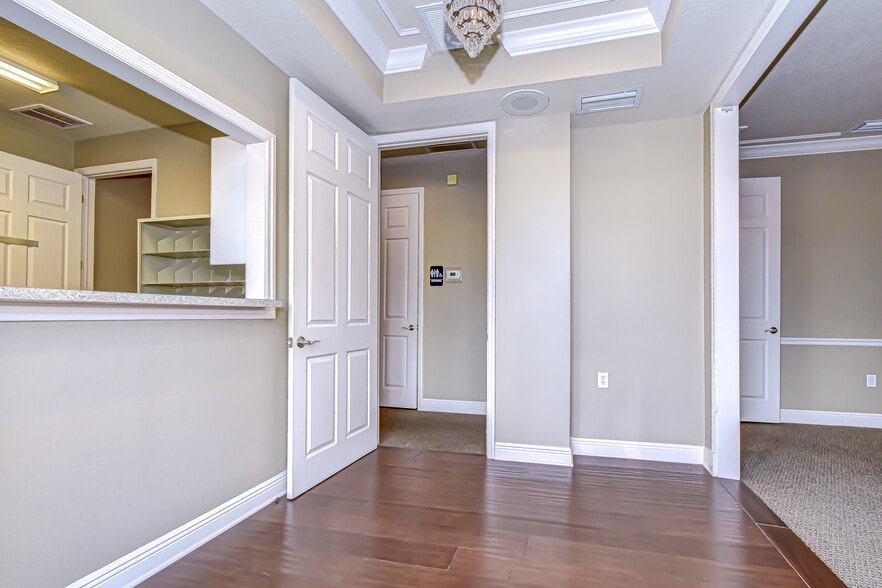 More Photos Of 6928 Linebaugh Ave, Tampa Office For Sale