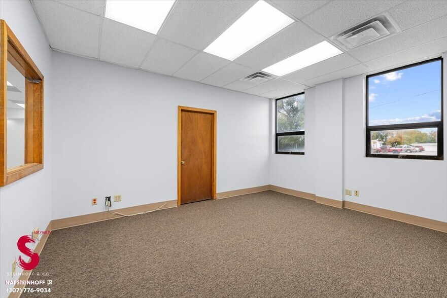More Photos Of 4113 W Yellowstone Hwy, Casper Flex For Sale