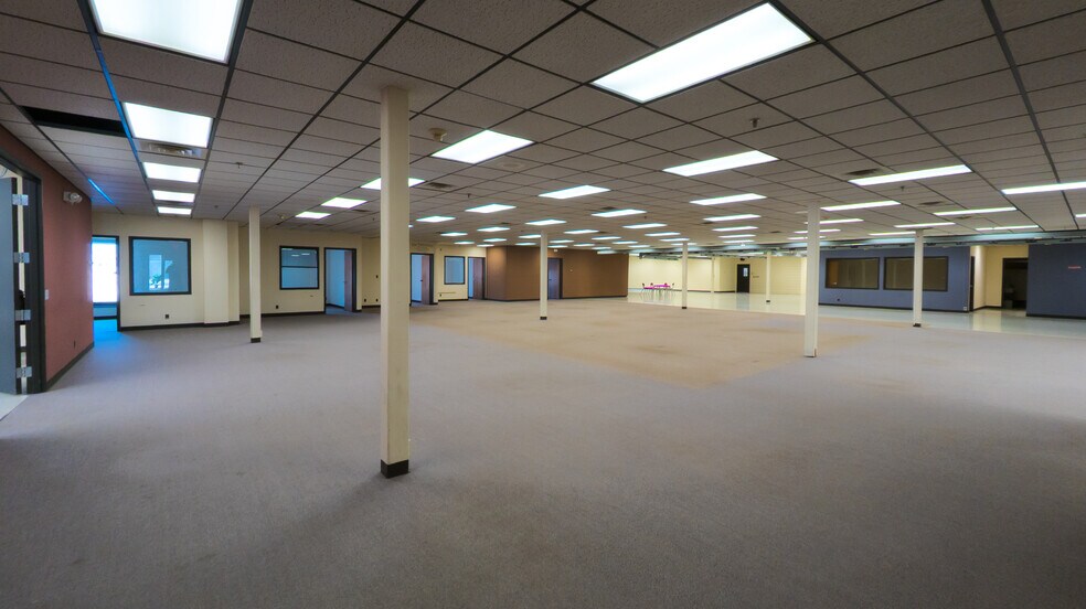 More Photos Of 2450 Marion Rd SE, Rochester Telecom Hotel Data Hosting For Lease